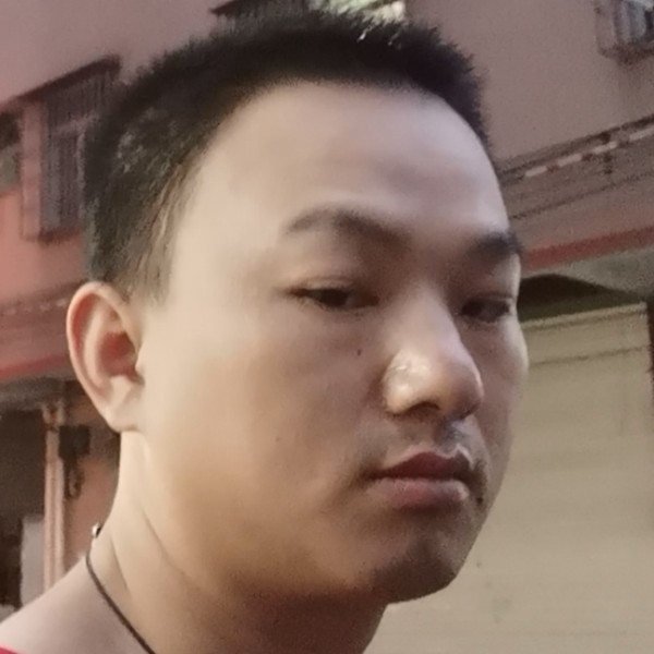 矮小拿眼神的照片