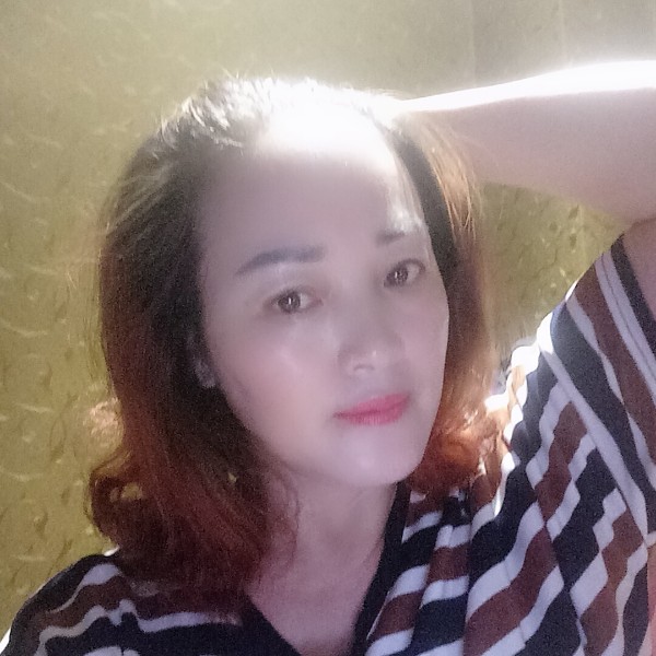 夏露打执着的照片