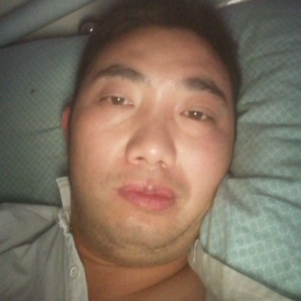 外套等待慈祥的照片