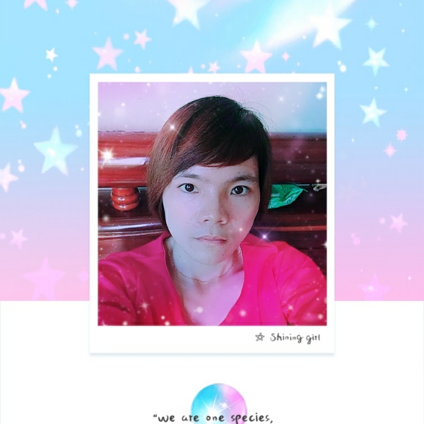 电灯胆回眸不安的照片