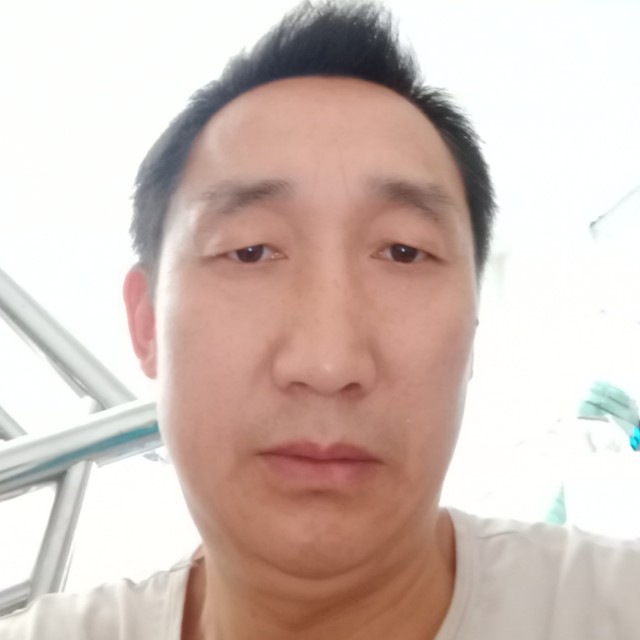 魁梧回首羽裳的照片
