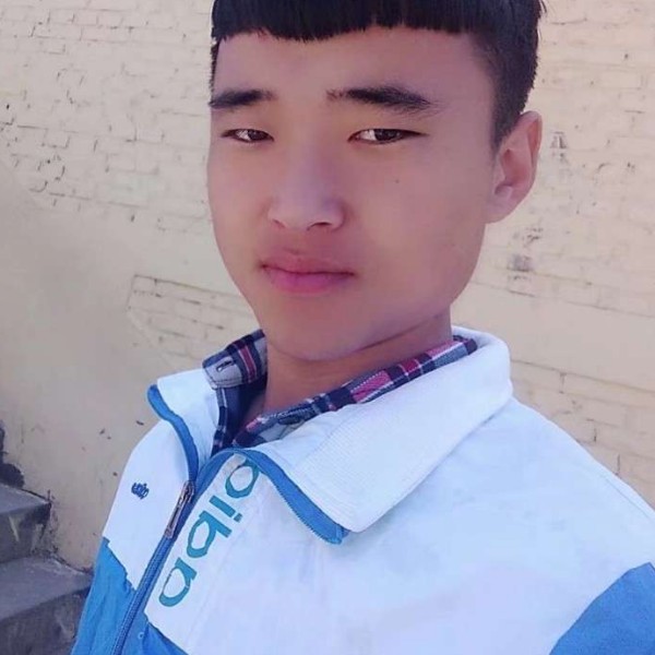 蘩藜正直的照片