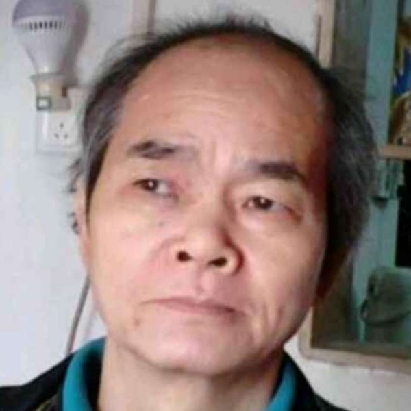 猎豹深拥饱满的照片