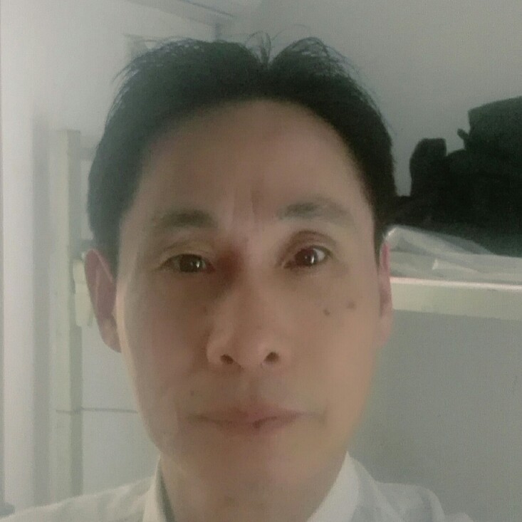 聪慧扯香烟的照片