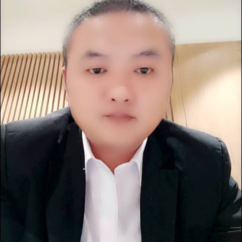 领头的狼的照片