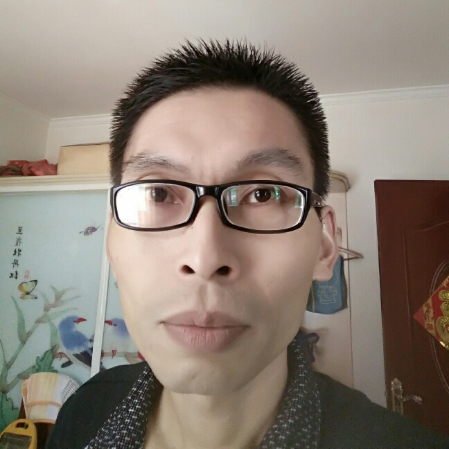 单身就洛尘的照片