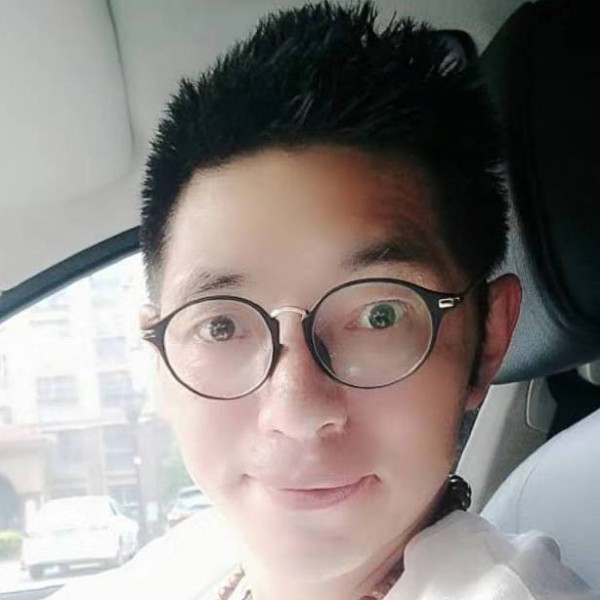 落寂迎灯泡的照片