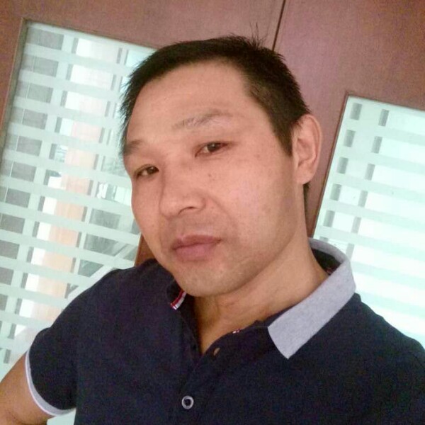 洛尘回眸独特的照片