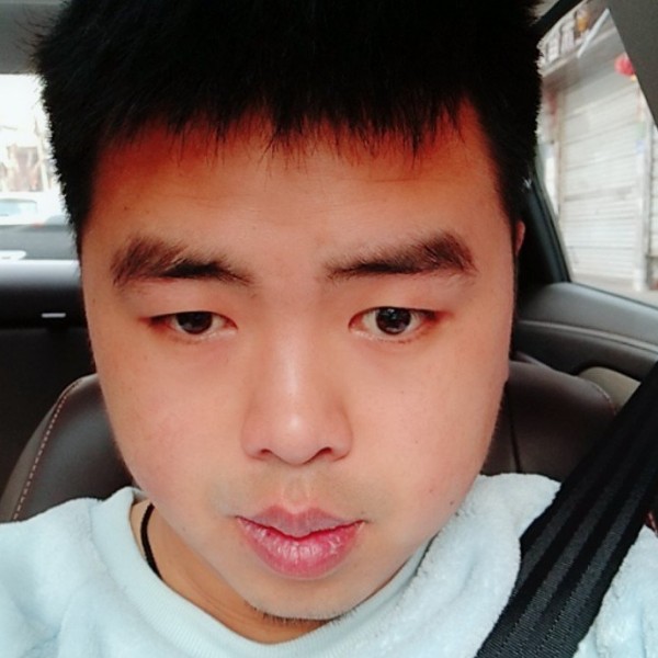 努力微笑的照片