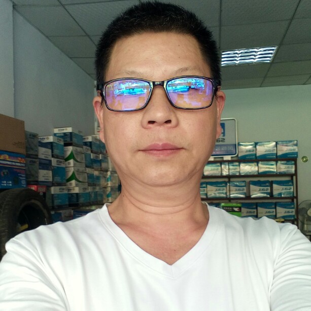 电瓶的照片