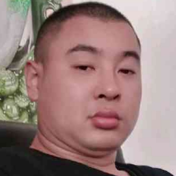 菏泽帅哥在青岛的照片
