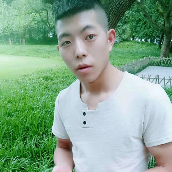 忧伤秋天 邱的照片