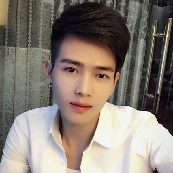 八块腹肌彭于晏的照片