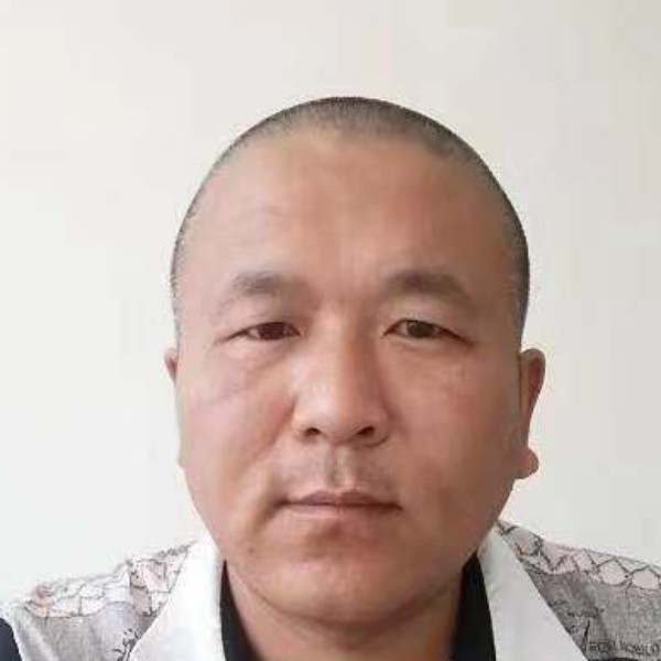 李铜的照片