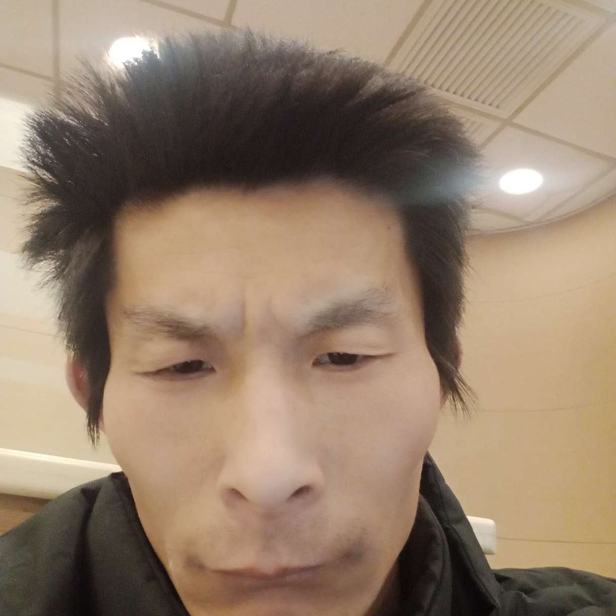 不听话的打睫毛的照片