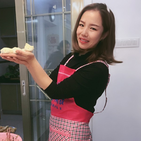 一只优雅的刺猬的照片