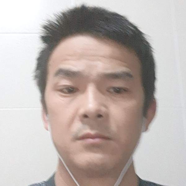 青草很少的照片