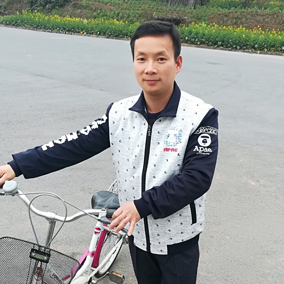 华之龙的照片