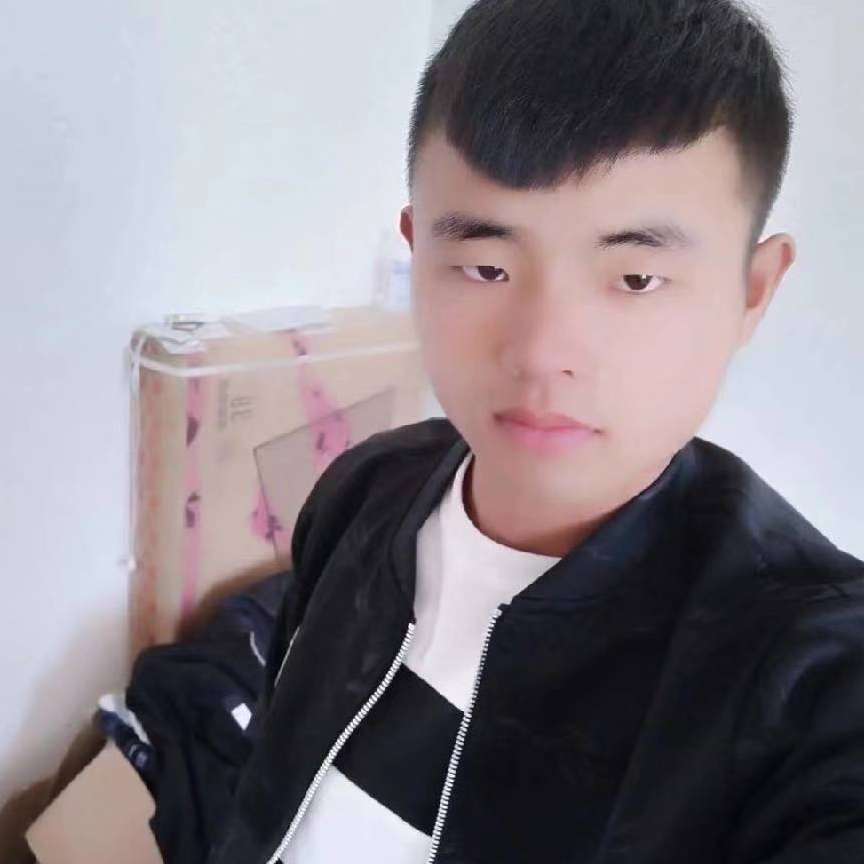 拉长闻白开水的照片