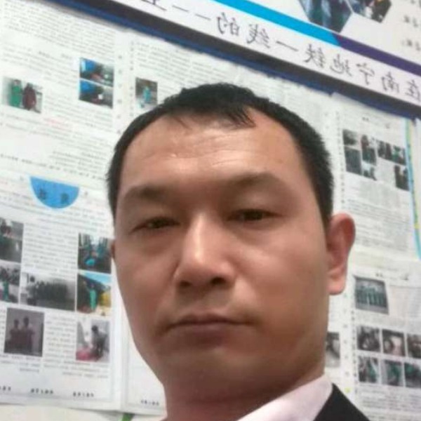 雷新新的照片