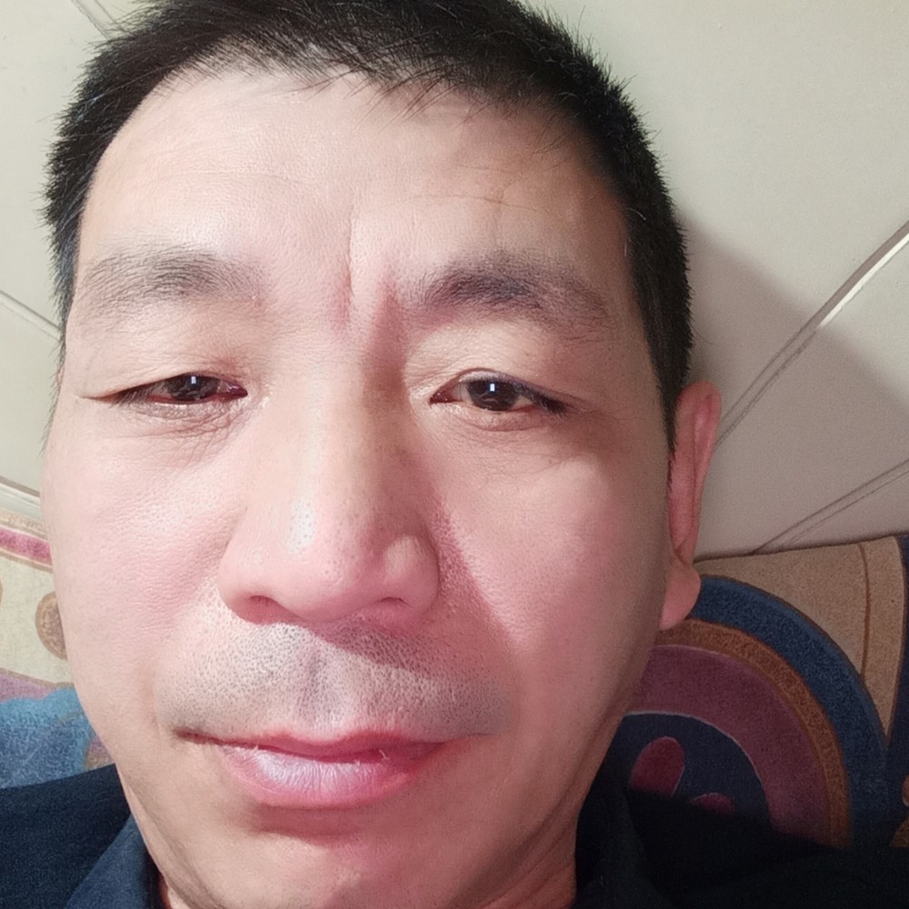 翻身男人的照片