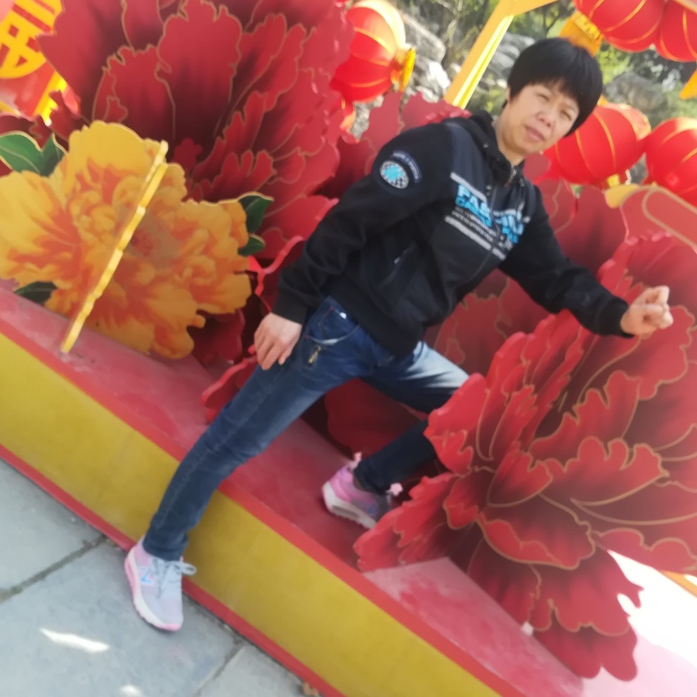 冷眸用可爱的照片