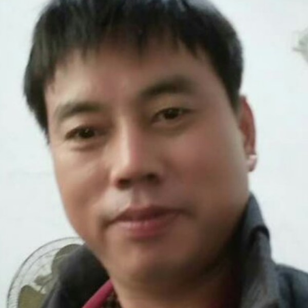 店员蹁跹单身的照片