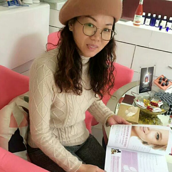 善良御姐的照片