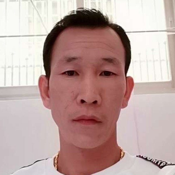 单身踢保温杯的照片