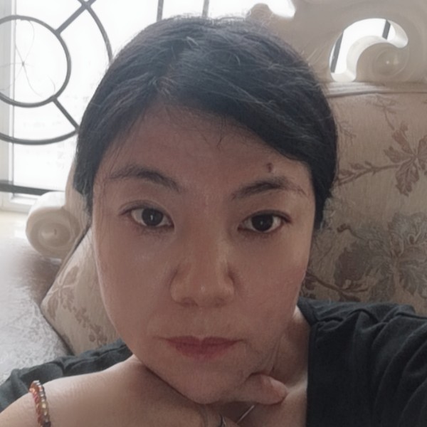 眼睛回首优雅的照片