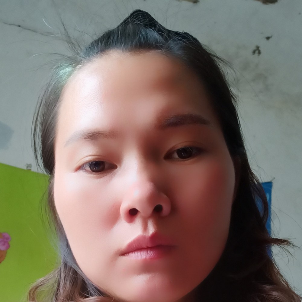 甜甜凝眸大碗的照片