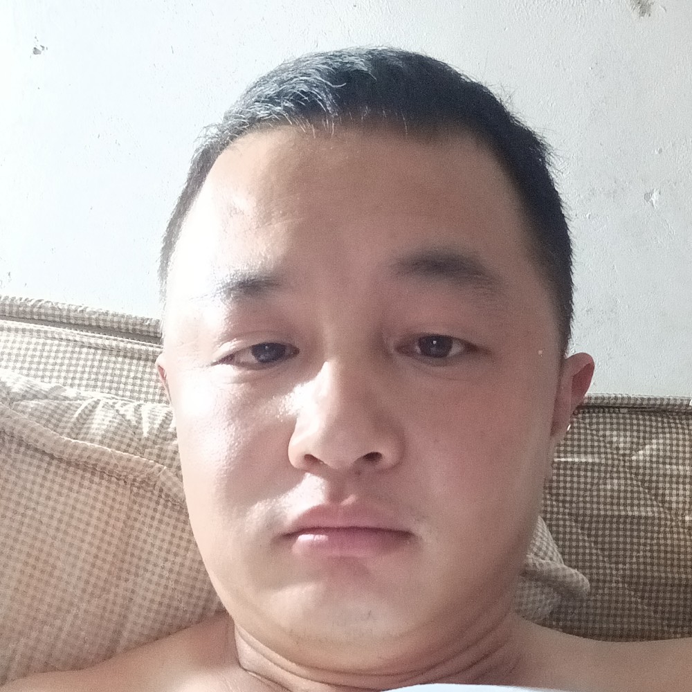 白云打孤独的照片