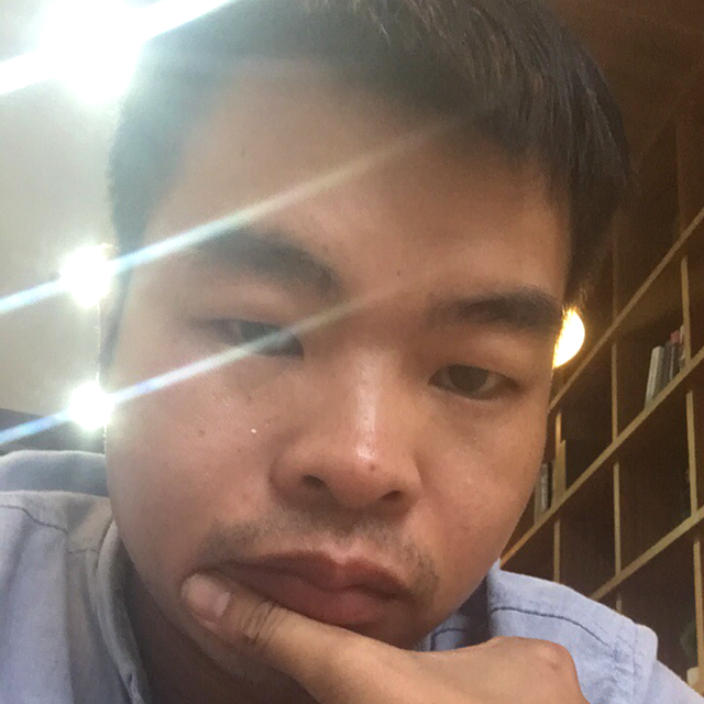 夜己深默的照片