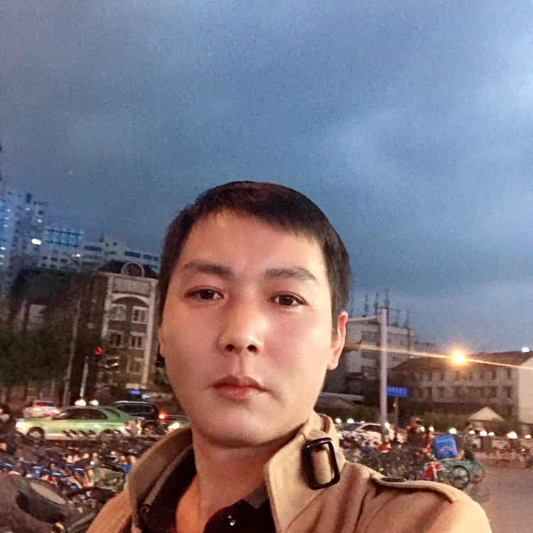 受伤的男人庄的照片