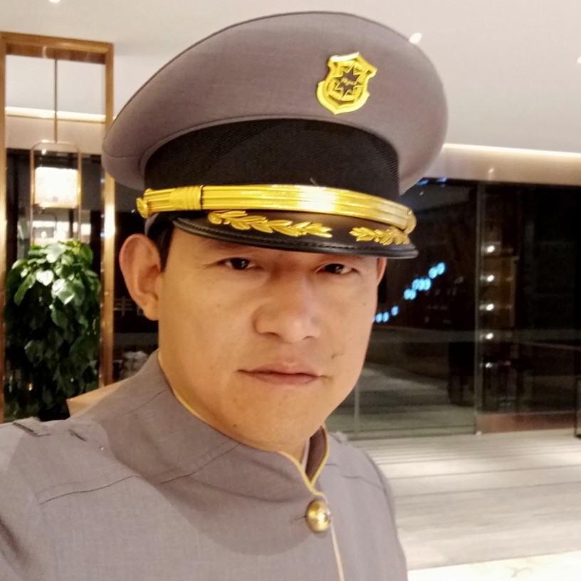 老实用口红的照片