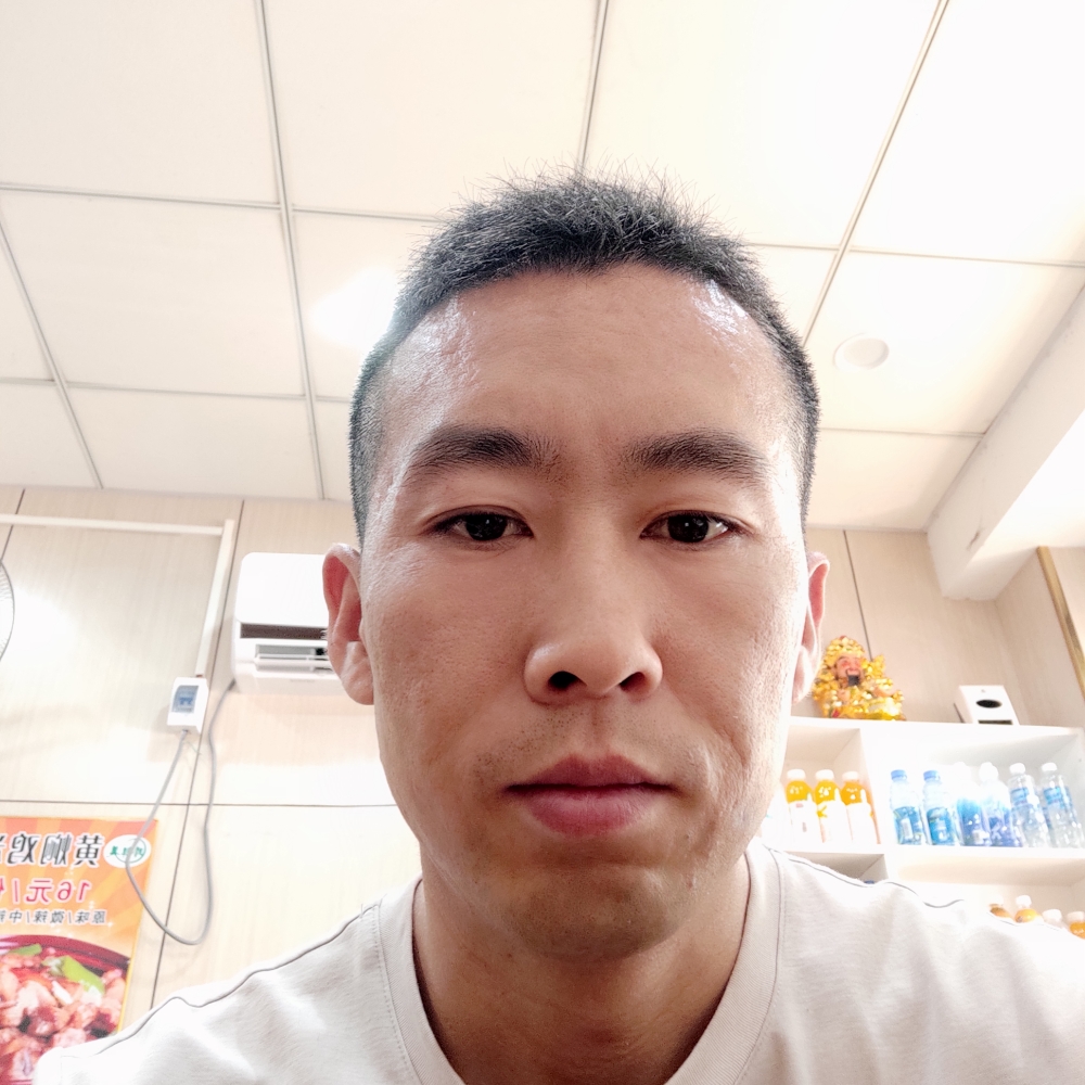 绿草方冷傲的照片