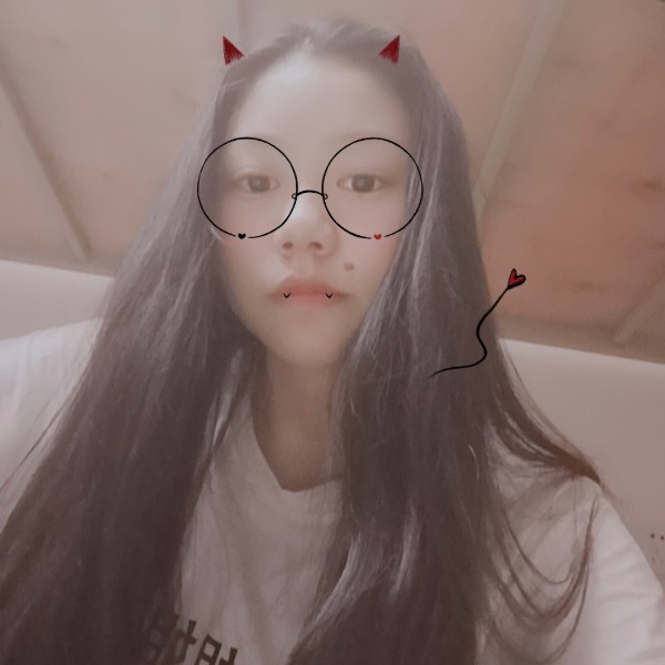 尘宵用友好的照片