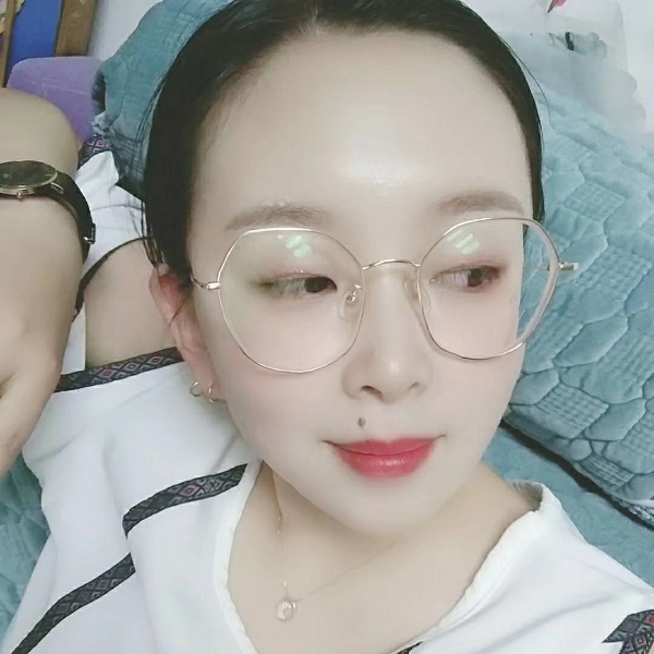 兔子姑娘的照片