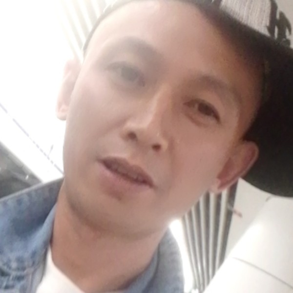 乞丐变王子的照片