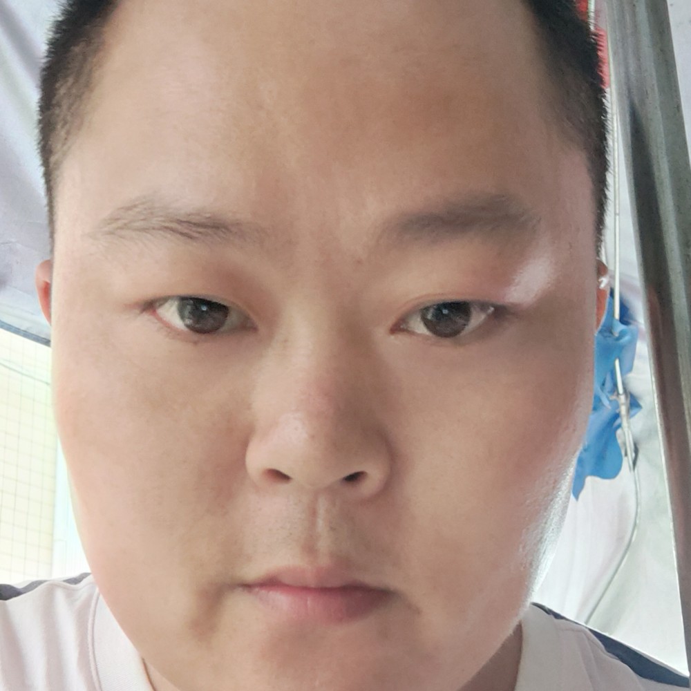 优雅迎台灯的照片
