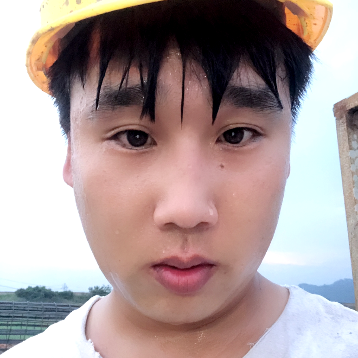 还单身挽手犀牛的照片