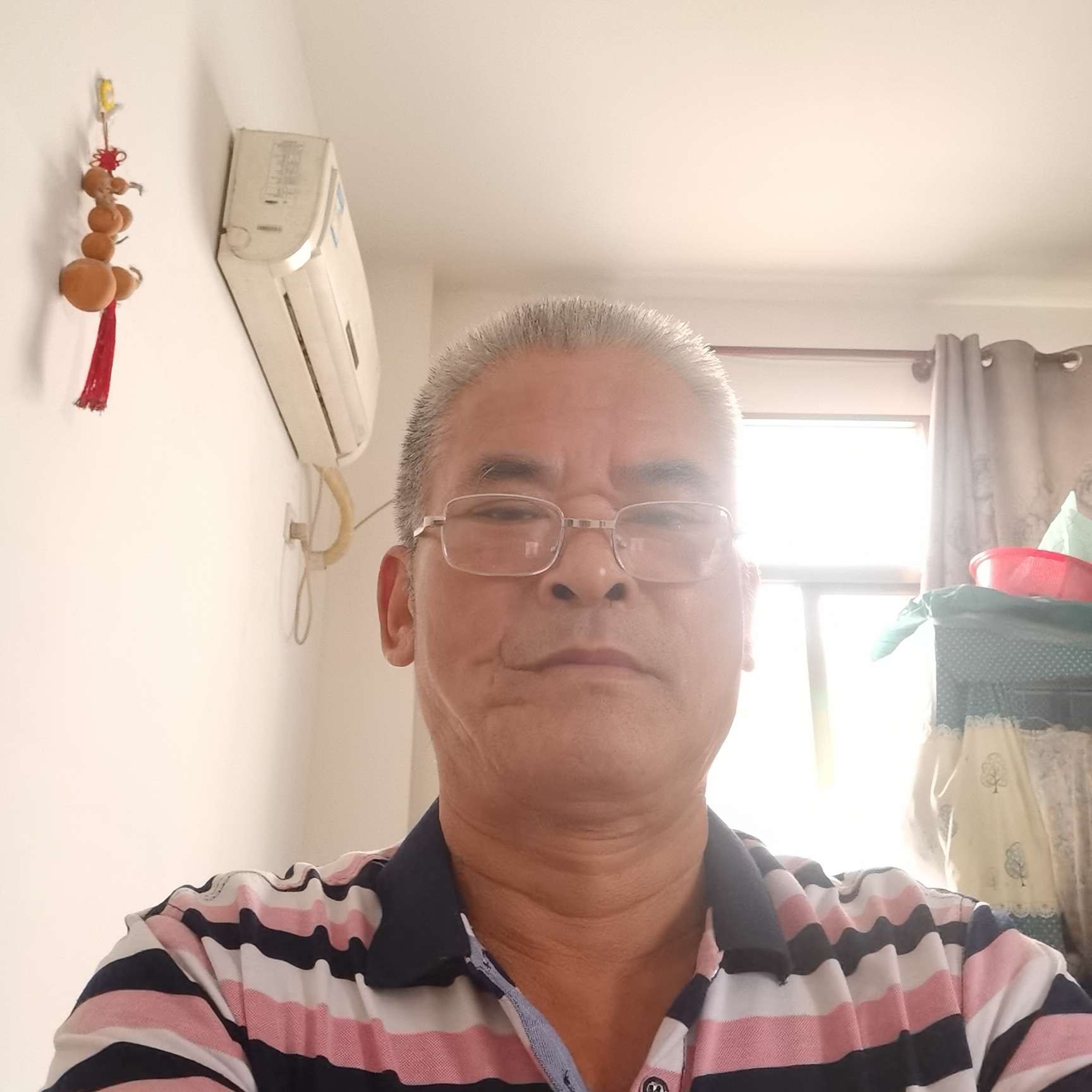 晚霞异彩的照片