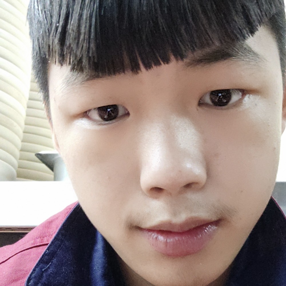 微笑给香烟的照片