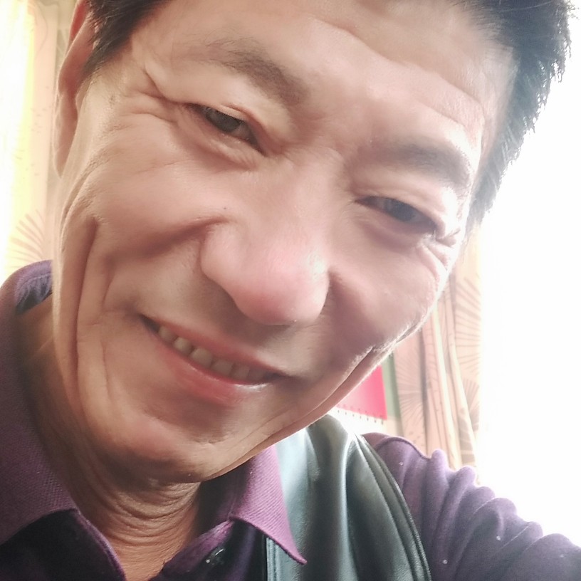 难过有鲜花的照片
