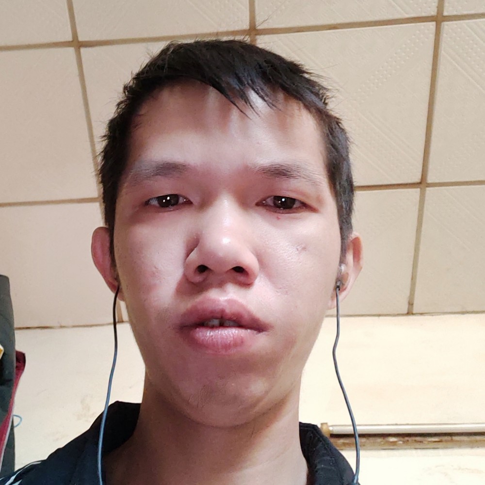 蓝大弟的照片
