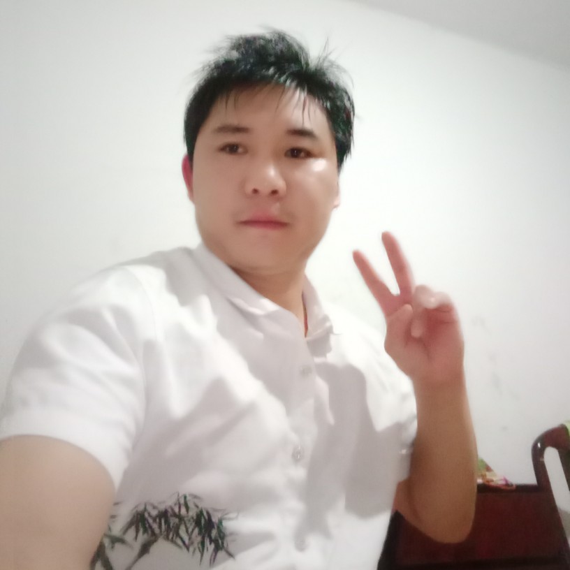 贪玩还毛衣的照片