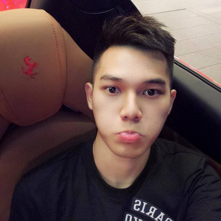 不动产男孩的照片