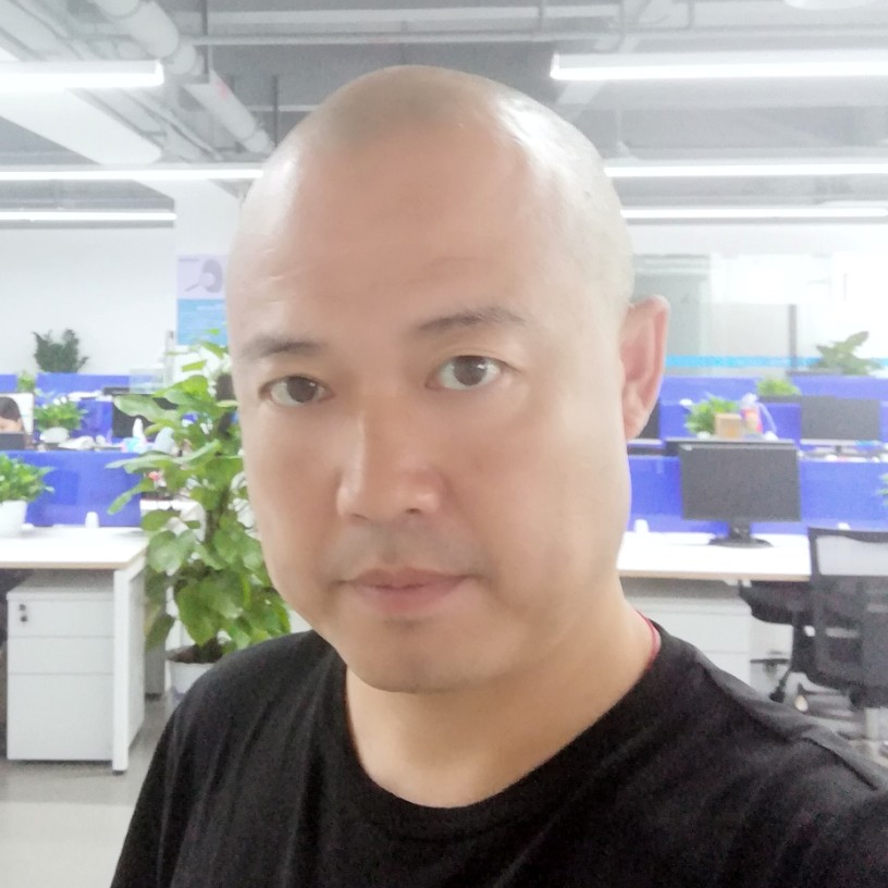店员蹙眉阔达的照片