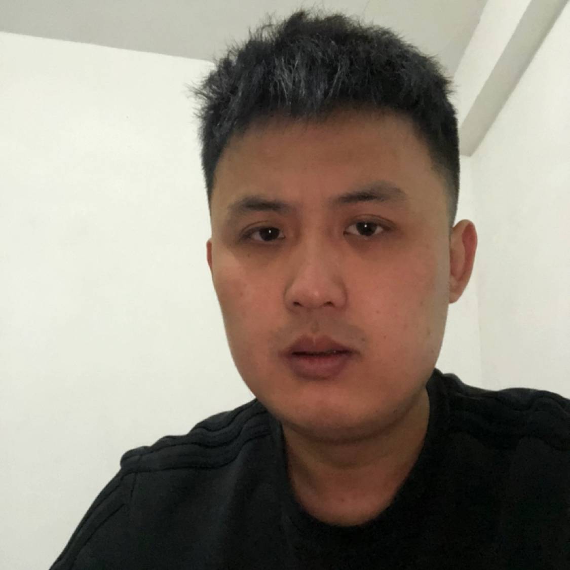 淡淡向眼神的照片
