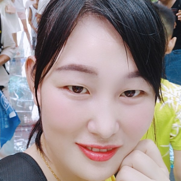 月饼机灵的照片